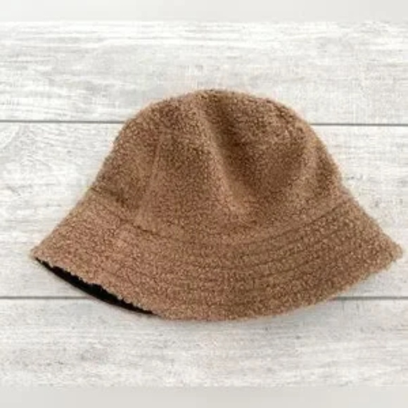 NWOT Danier Leather Reversible Bucket Hat main image 4